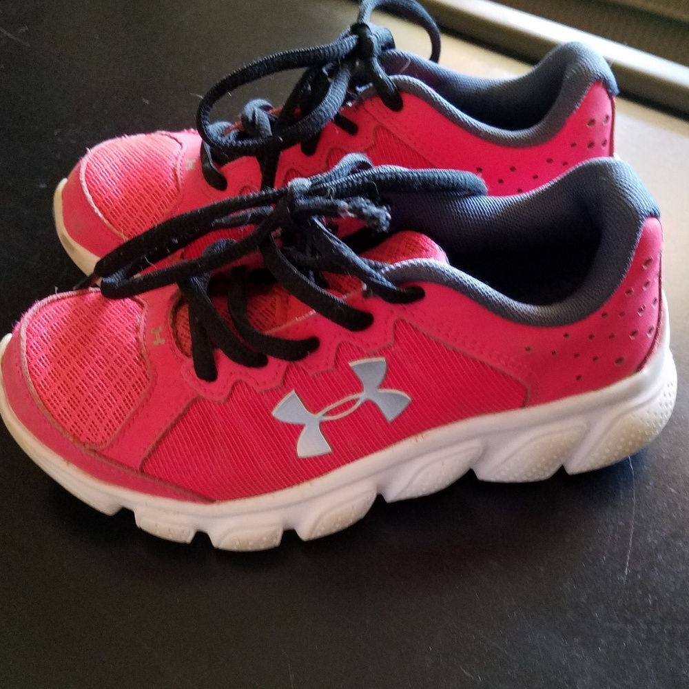 SZ 13 Under Armour Sneakers